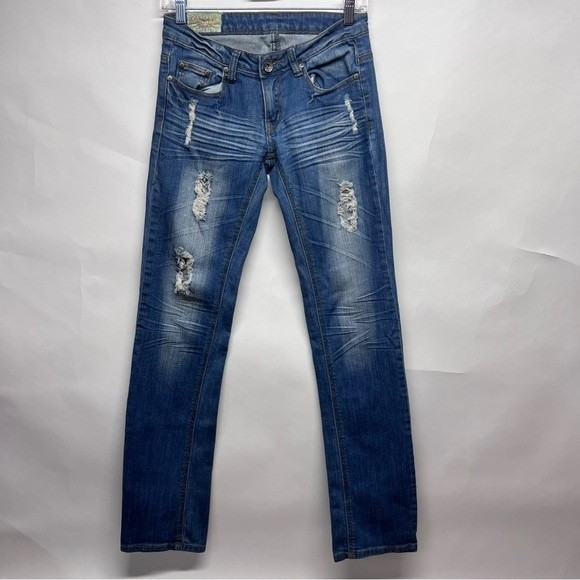 Denim - Davinci Women’s Distressed Jeans Size 28